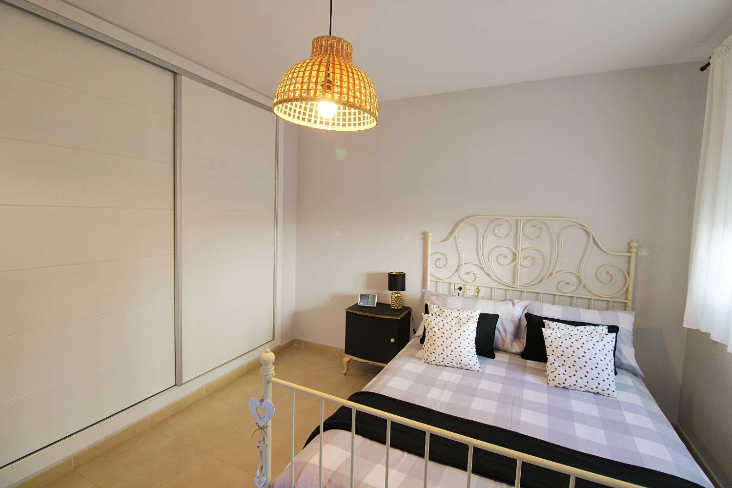 Spectacular corner house with pool, large garage and panoramic views in Coín — ready to move in