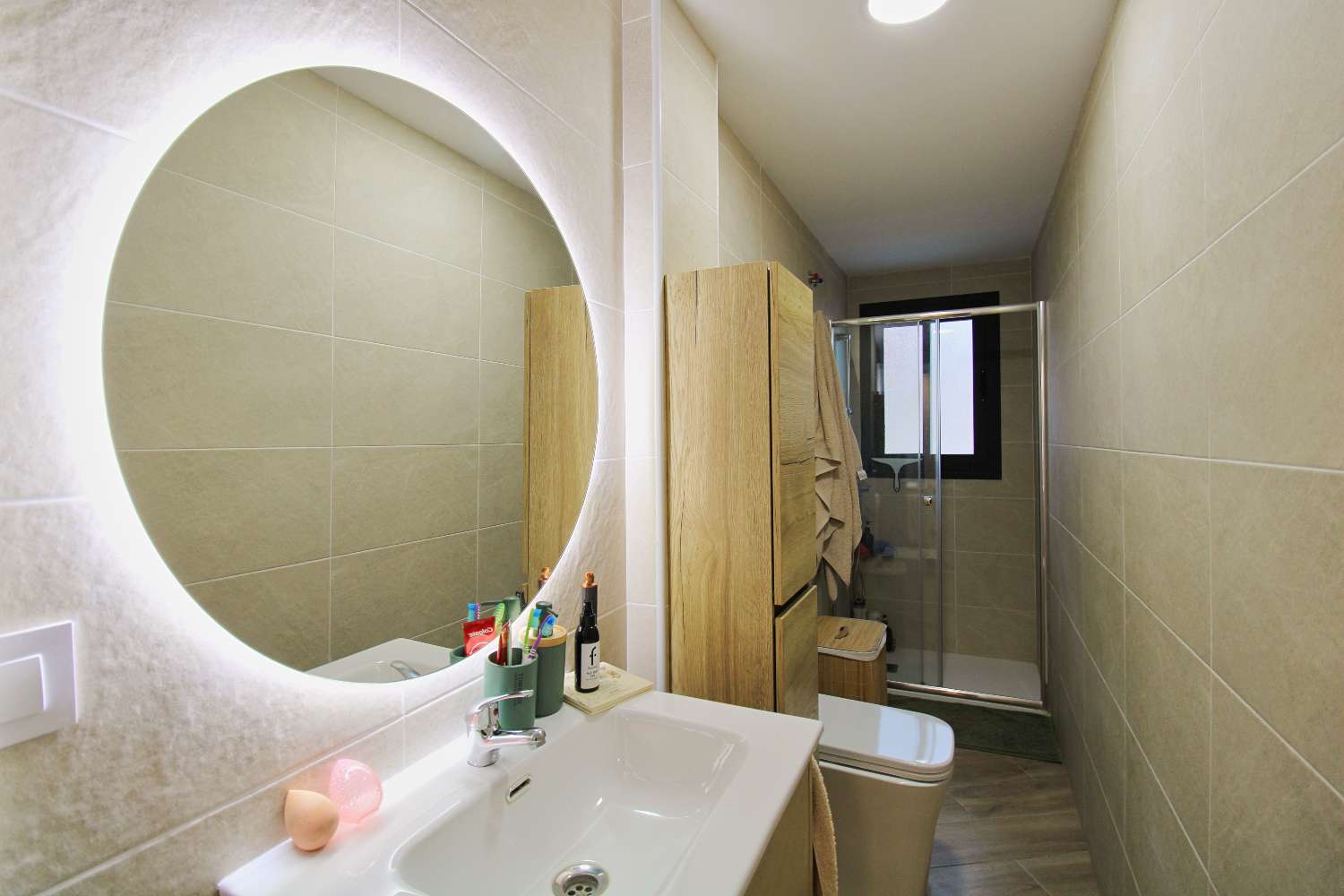 Exclusivo Dúplex de Obra Reciente en el Centro de Alhaurín con Gran Terraza y Vistas Abiertas