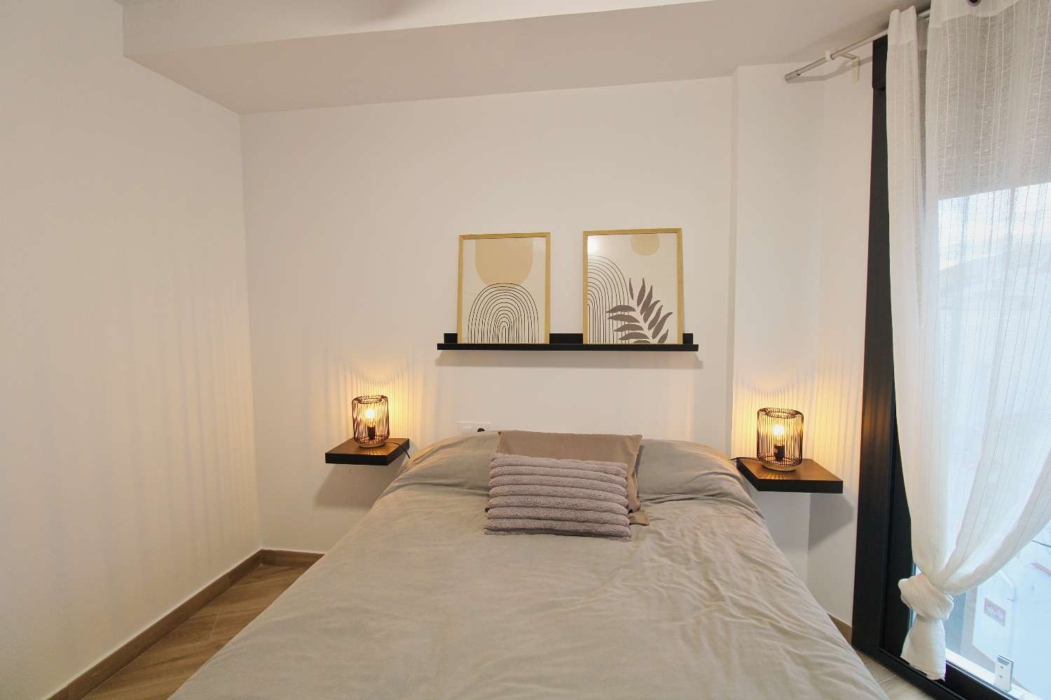 Exclusivo Dúplex de Obra Reciente en el Centro de Alhaurín con Gran Terraza y Vistas Abiertas