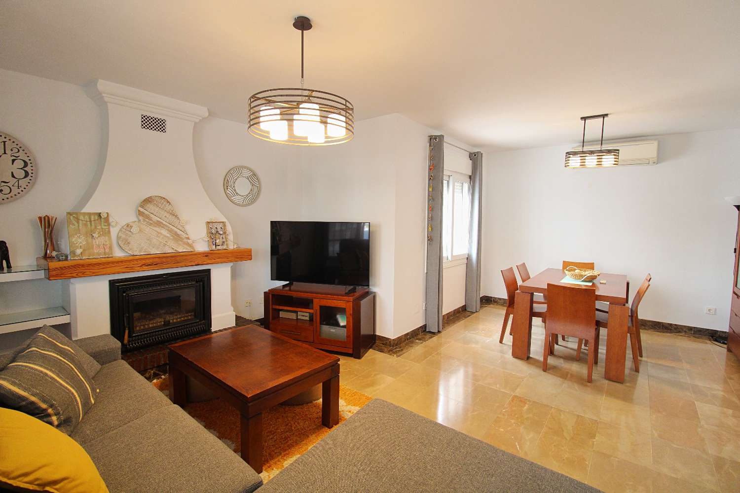 Exclusiva villa en alquiler en Capellanía con piscina y apartamento independiente