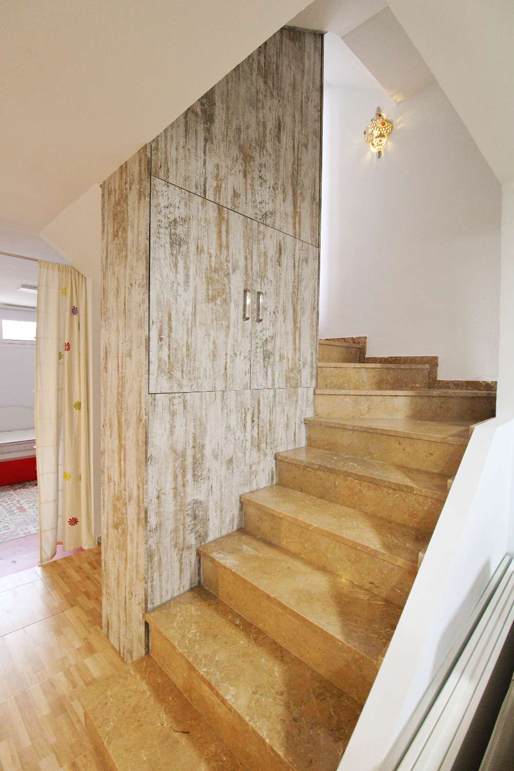 Exclusiva villa en alquiler en Capellanía con piscina y apartamento independiente