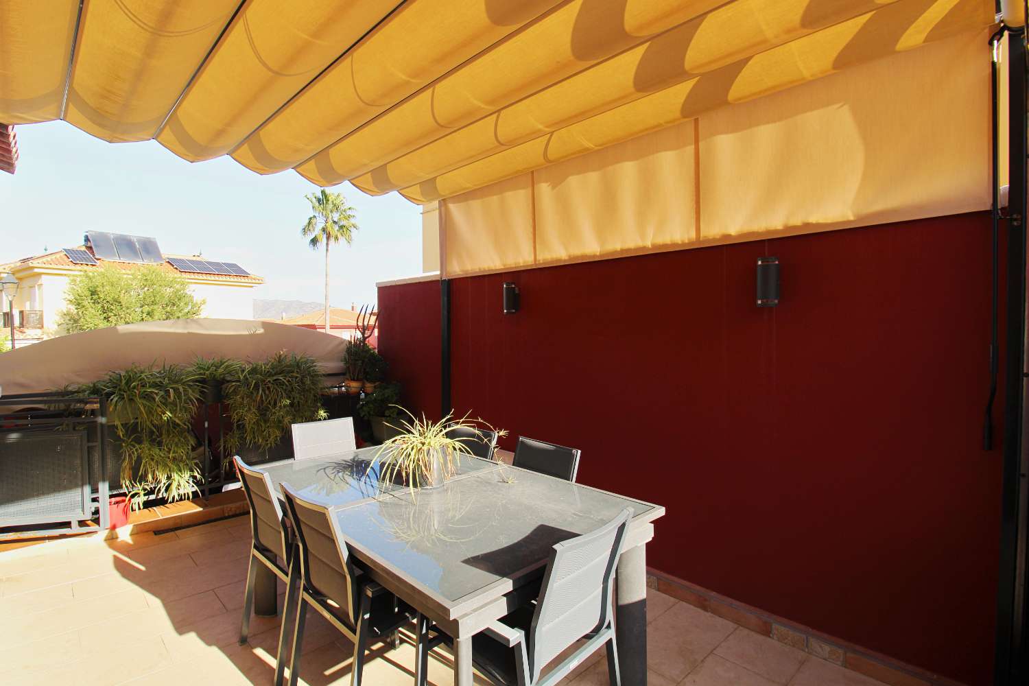 Doppelhaushälfte mit Pool und ausgebautem Keller in Finca Peralta, Alhaurín de la Torre