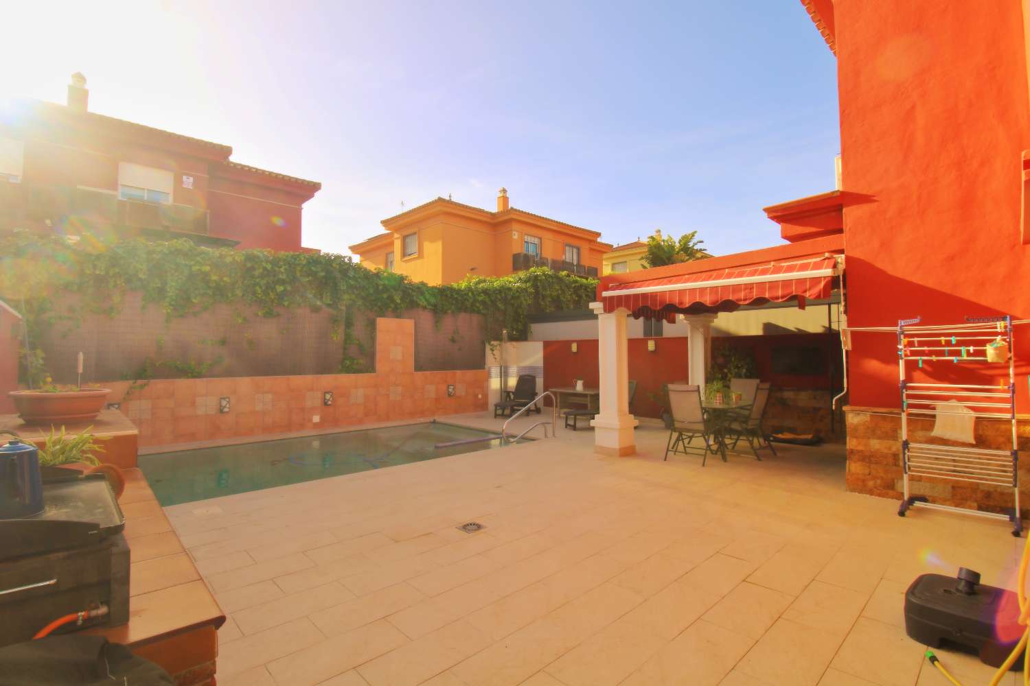 Doppelhaushälfte mit Pool und ausgebautem Keller in Finca Peralta, Alhaurín de la Torre