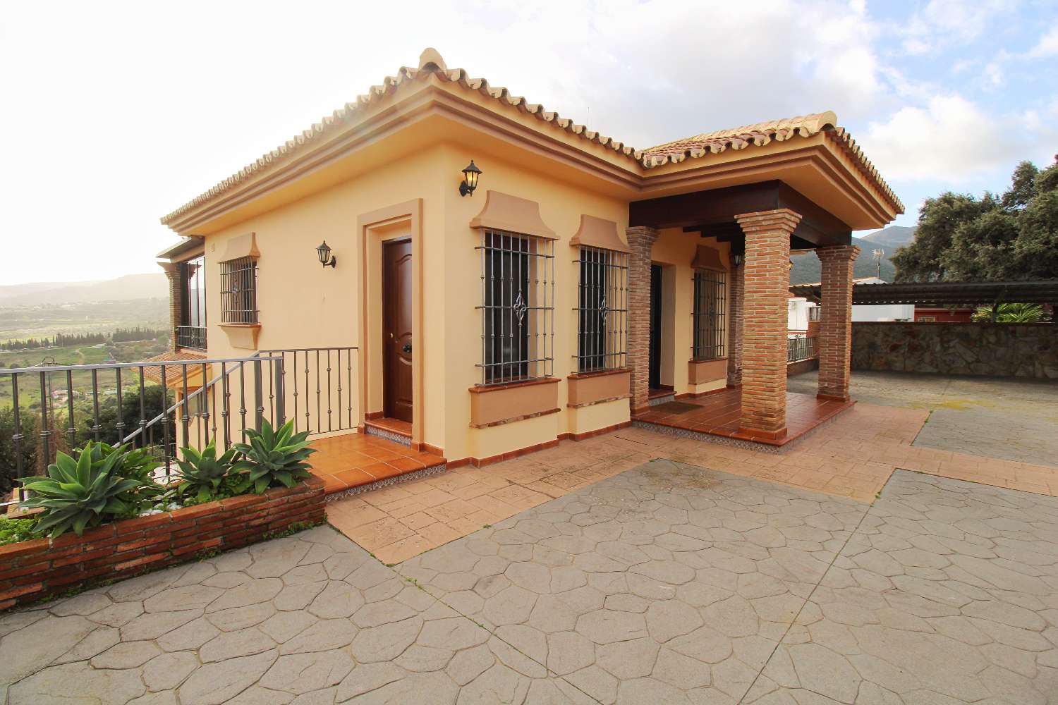 Espectacular villa en alquiler en Las Barrancas con piscina, jacuzzi y vistas panorámicas