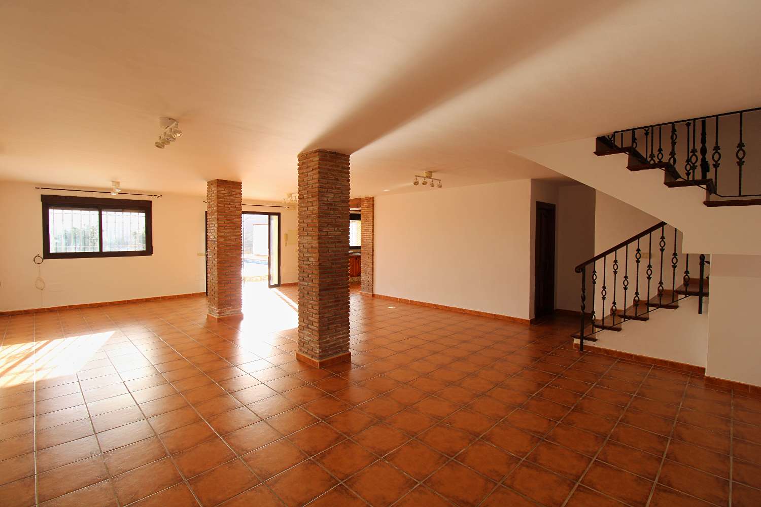 Espectacular villa en alquiler en Las Barrancas con piscina, jacuzzi y vistas panorámicas