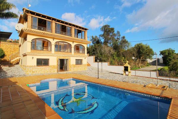 Espectacular villa en alquiler en Las Barrancas con pisc...