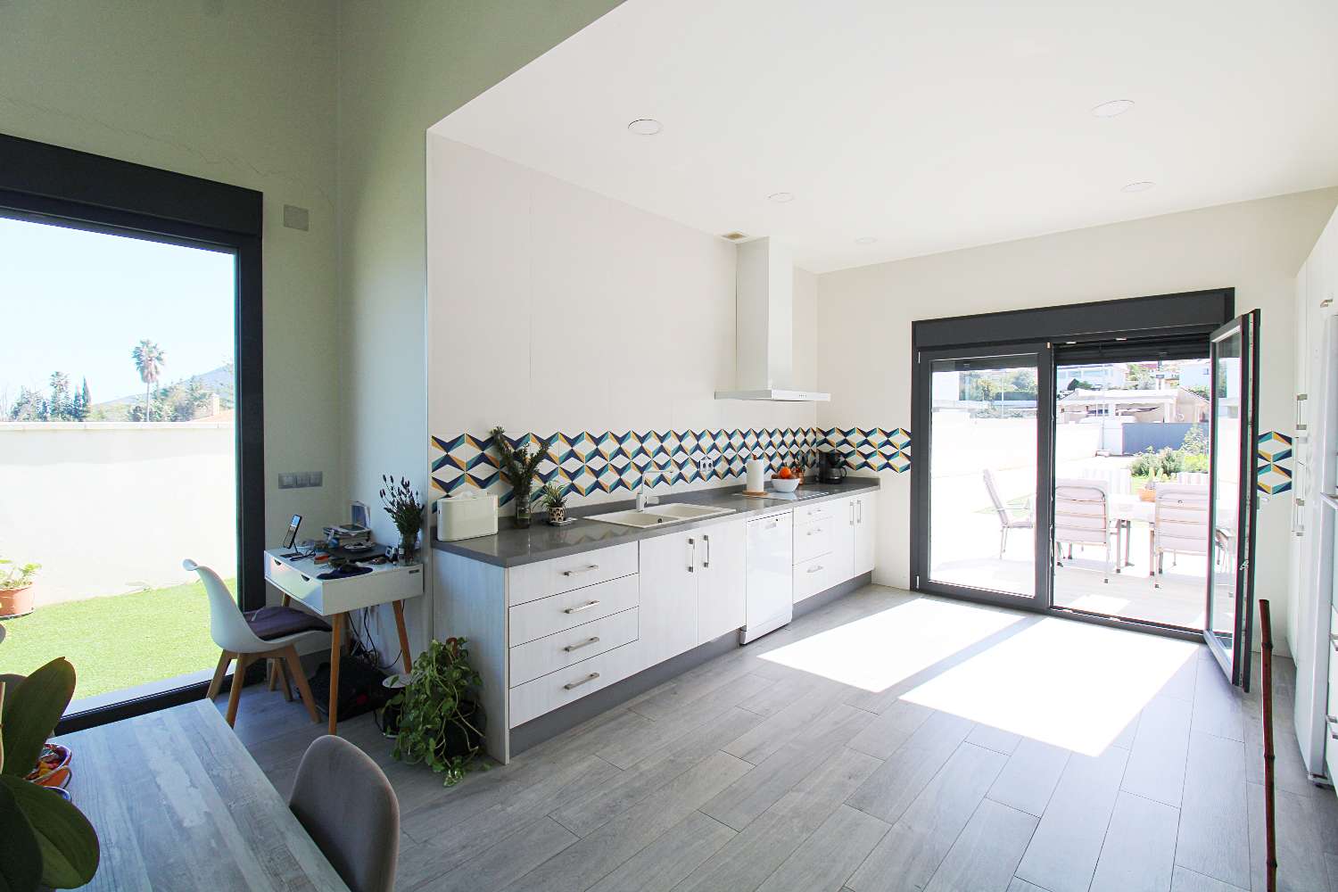 Villa de una sola planta en Pinos de Alhaurín – Moderna, eficiente y lista para entrar a vivir