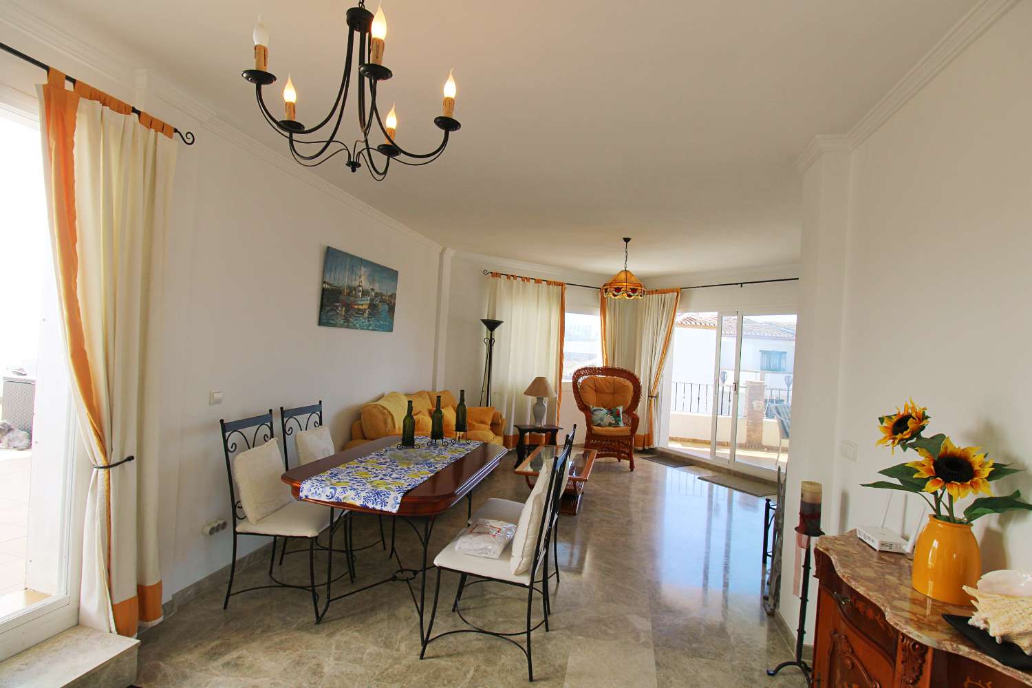 Amplio apartamento con vistas al mar en Calahonda – Mijas Costa