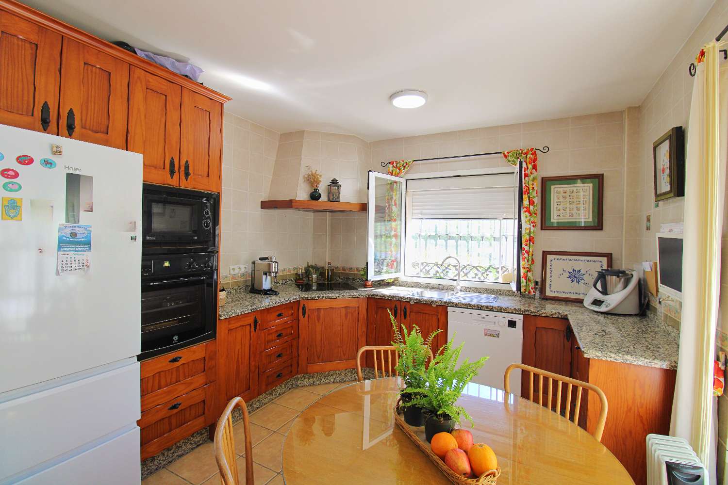 Espectacular Villa en Pinos de Alhaurín con Piscina, Gran Parcela y Sótano de Gran Potencial