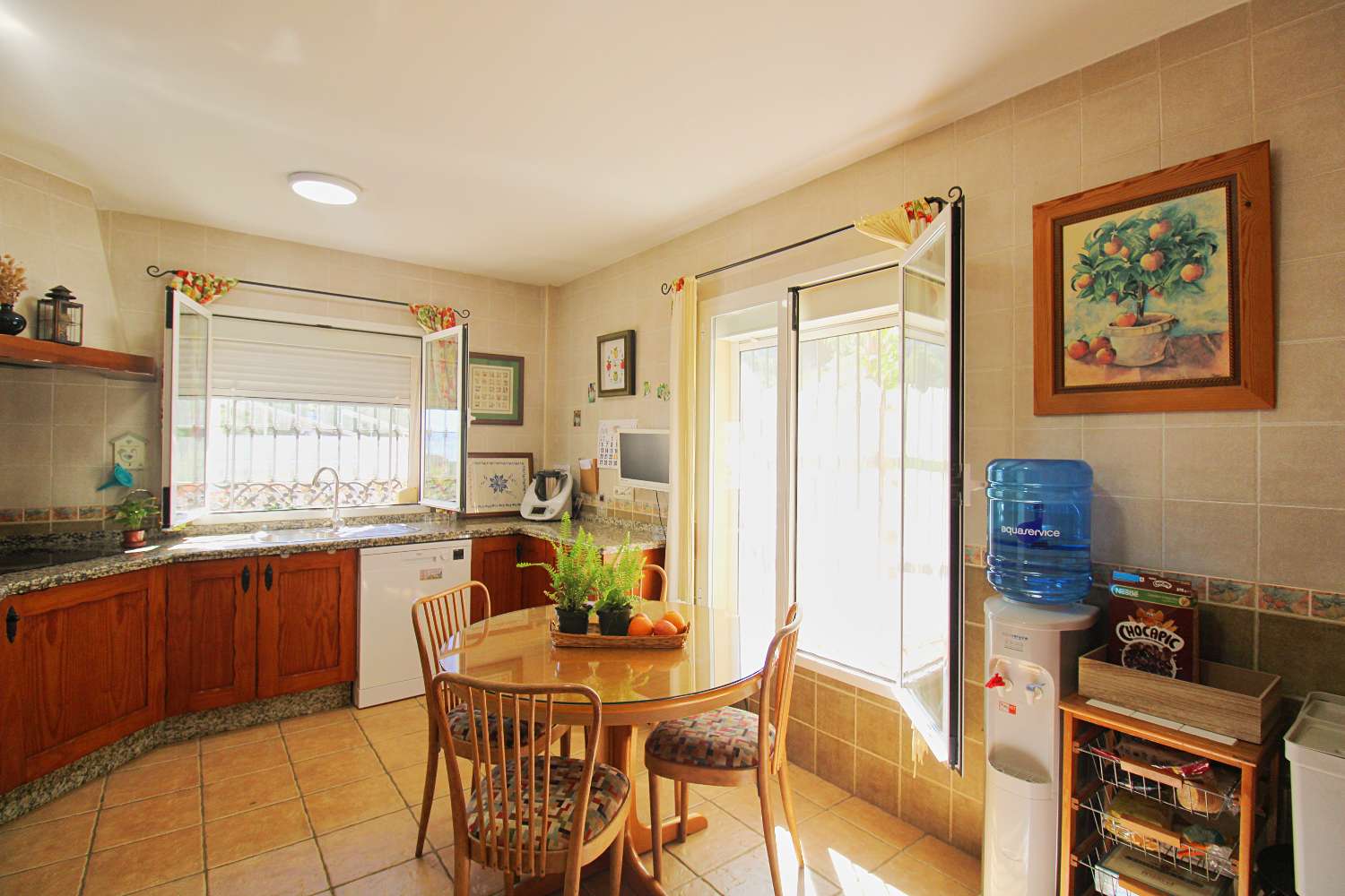 Espectacular Villa en Pinos de Alhaurín con Piscina, Gran Parcela y Sótano de Gran Potencial