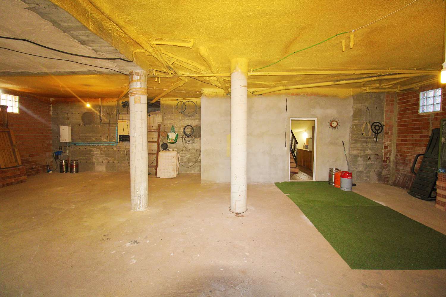 Espectacular Villa en Pinos de Alhaurín con Piscina, Gran Parcela y Sótano de Gran Potencial