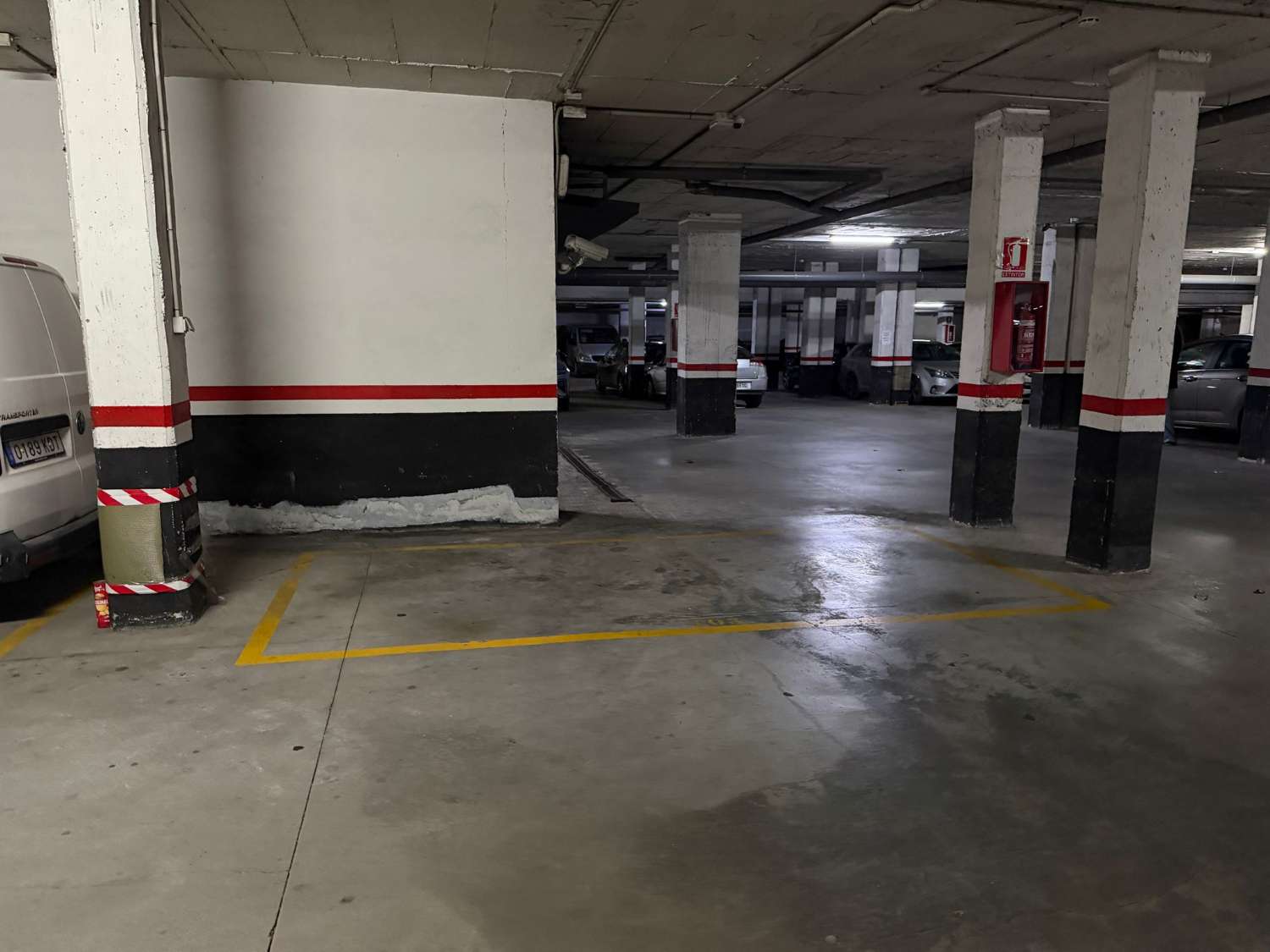 Plaza de garaje amplia y segura en zona Jardín Botánico (Ciudad Jardín)