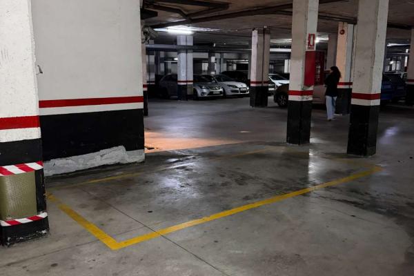 Plaza de garaje amplia y segura en zona Jardín Botánico ...