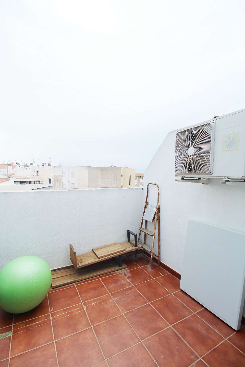 Ático en el centro de Alhaurín de la Torre con terraza y garaje – Ideal inversión o vivienda