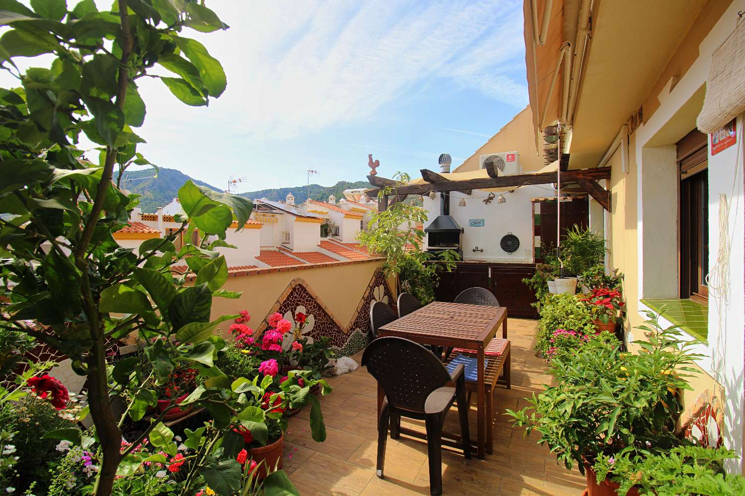 Ático en alquiler en el centro de Alhaurín de la Torre con gran terraza y barbacoa