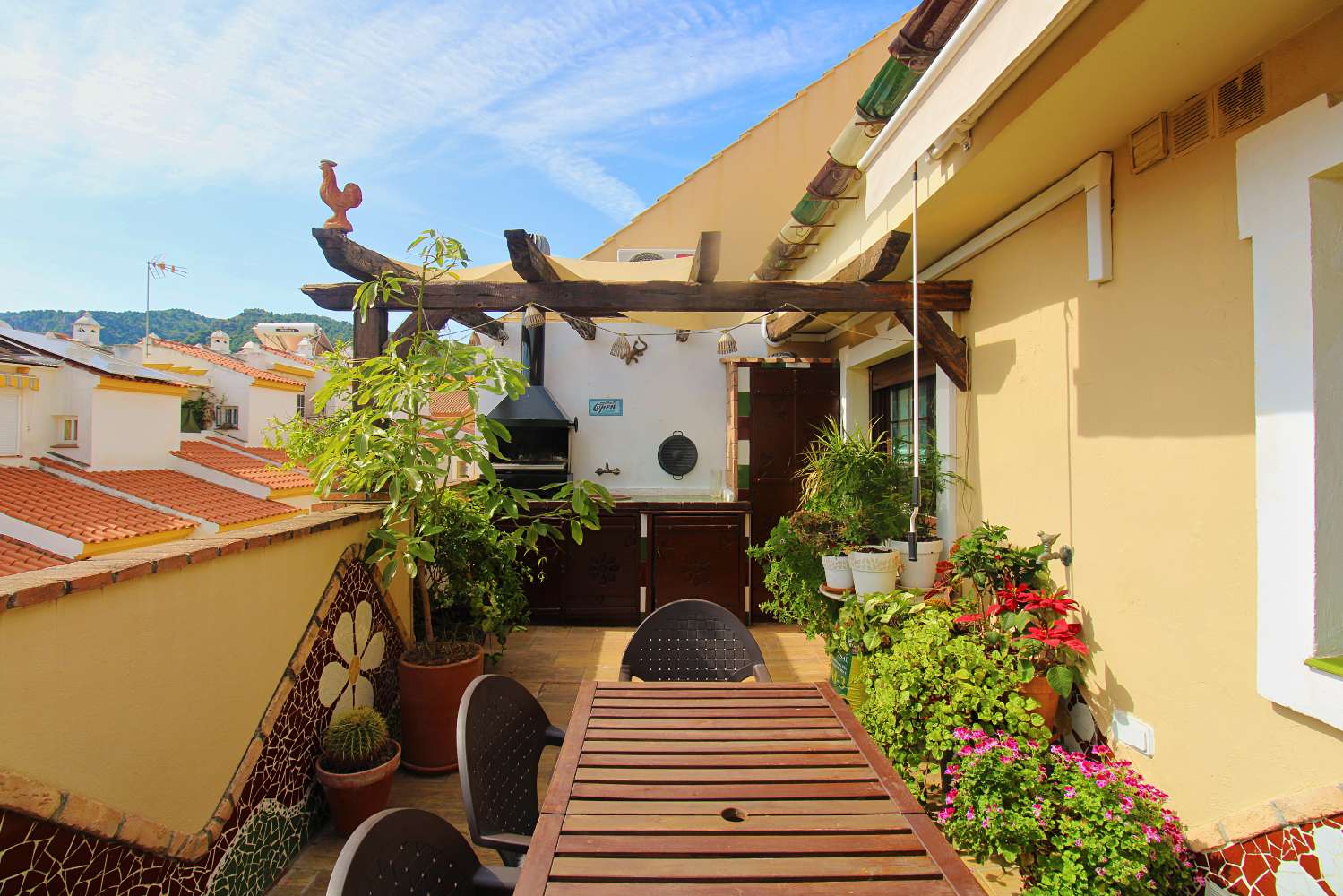 Ático en alquiler en el centro de Alhaurín de la Torre con gran terraza y barbacoa