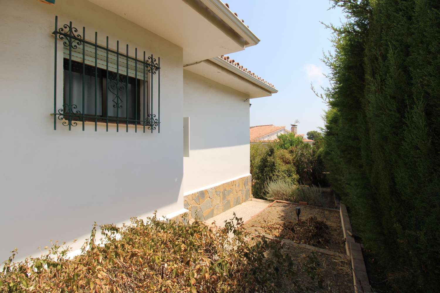Freistehende Villa mit privatem Pool und großem Souterrain in El Lagar – Großzügigkeit, Komfort und Lebensqualität