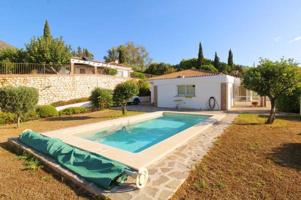 VILLA EN UNA SOLA PLANTA CON PISCINA PRIVADA Y...
