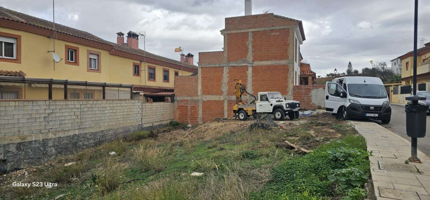 OPORTUNIDAD PARA CONSTRUIR TU NUEVA CASA! PARCELA URBANA CON PROYECTO INCLUIDO EN SANTA AMALIA, ALHAURÍN DE LA TORRE
