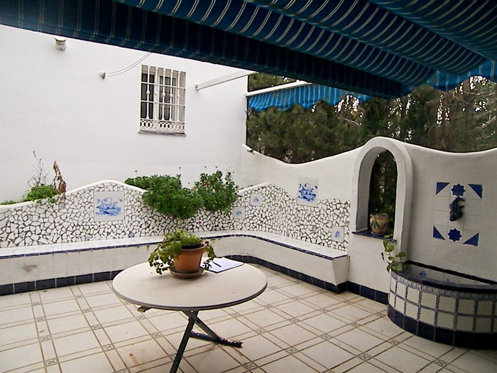 ENCANTADORA VILLA INDEPENDIENTE CON PISCINA Y AMPLIO JARDÍN EN EL LAGAR DE LAS PITAS