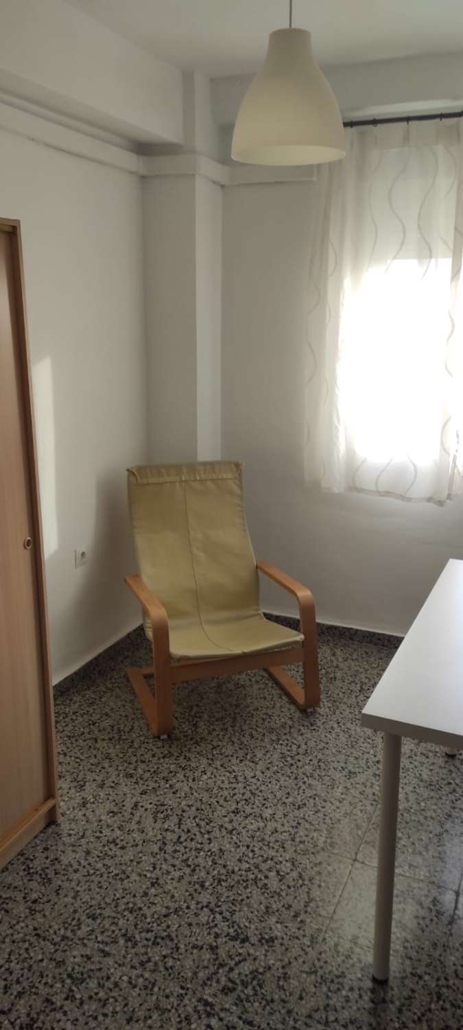 平面 出租 在 R.E.N.F.E. (Málaga)