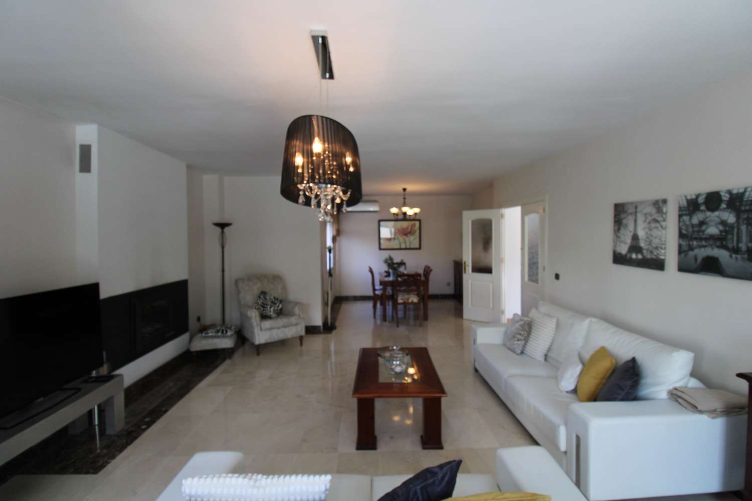 Villa independiente ubicada en la Capellania