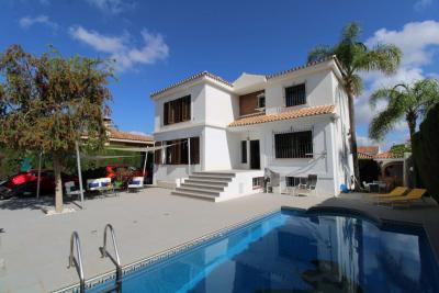 Villa en venta en Alhaurín de la Torre