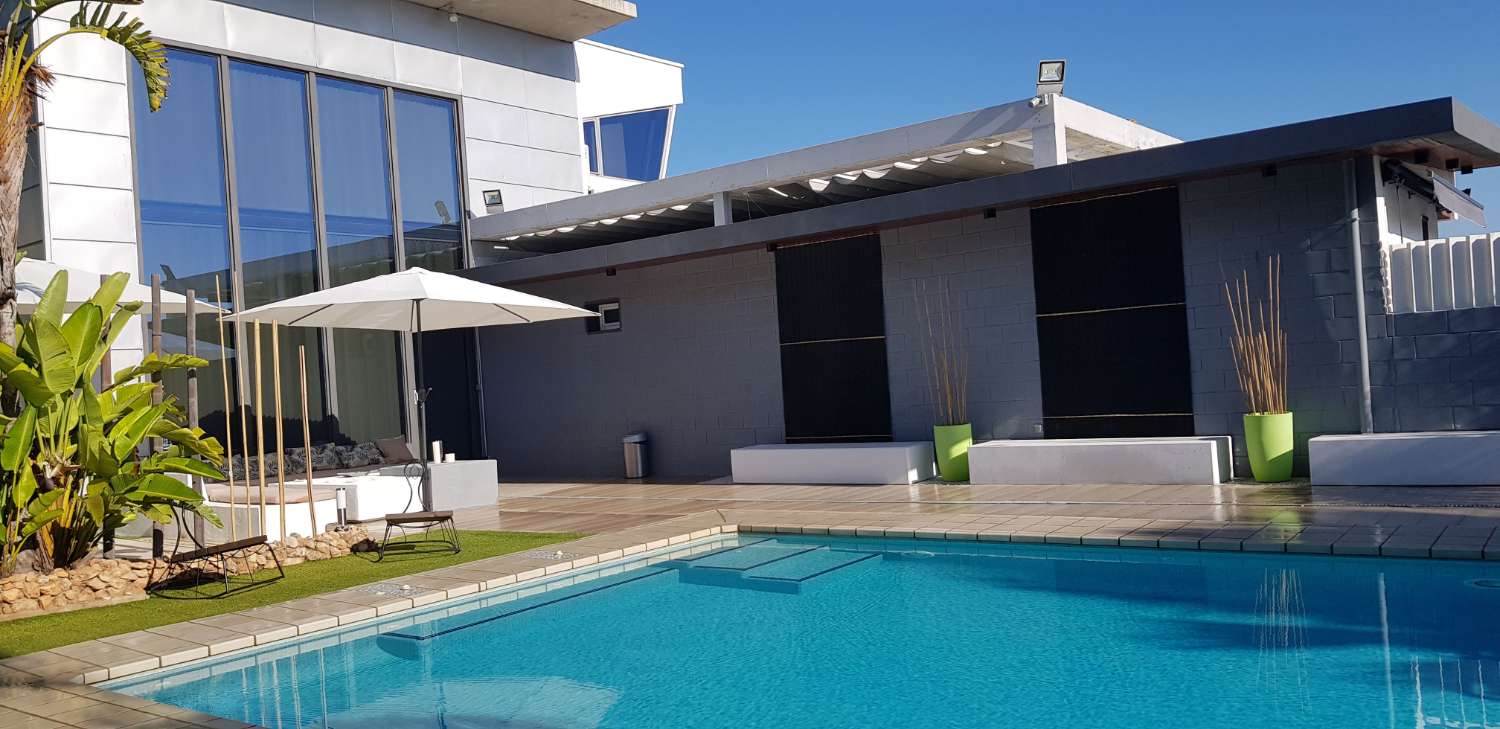 Fantástica Villa de estilo moderno