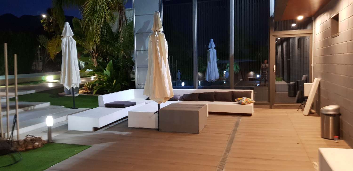 Fantástica Villa de estilo moderno