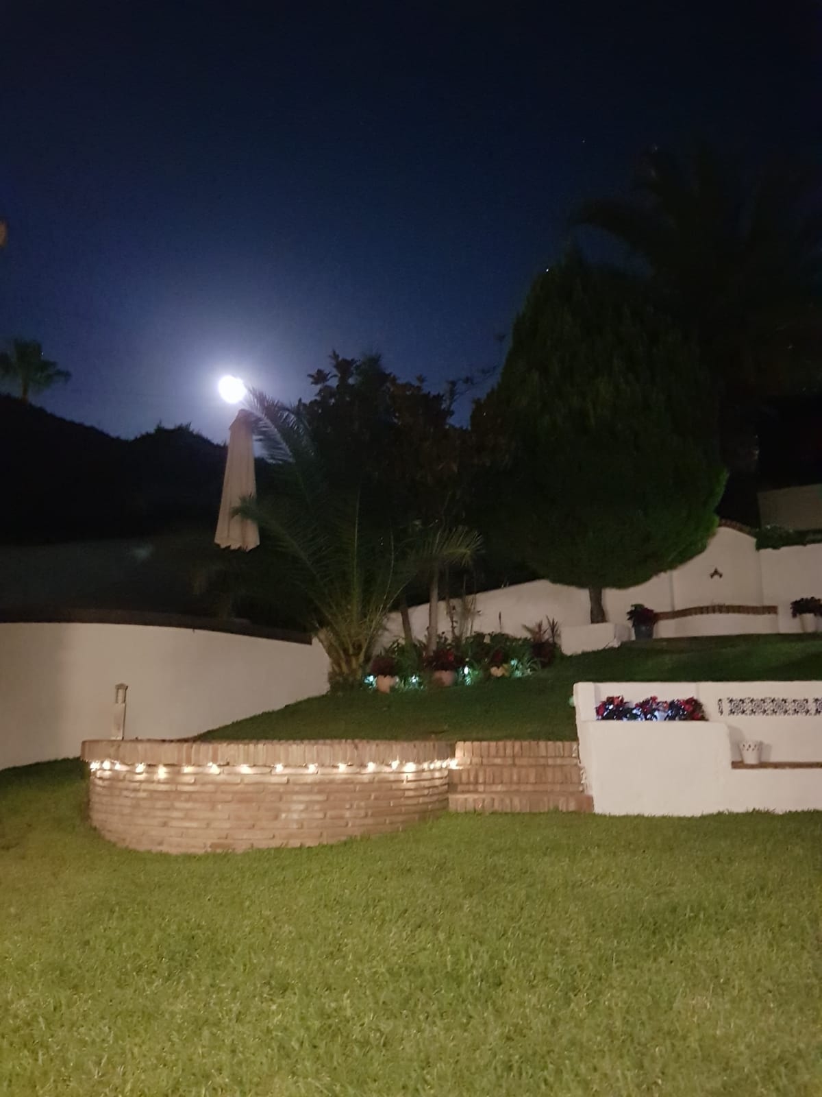 Charming villa in El Lagar Urbanization