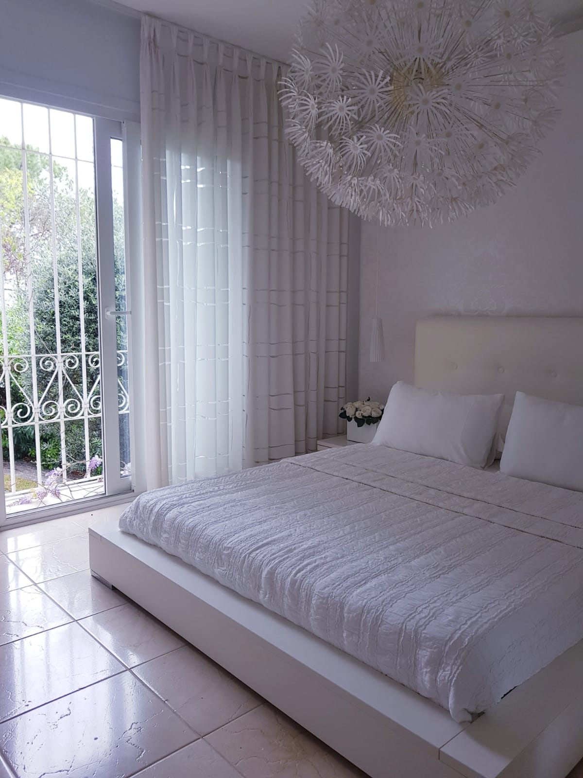 Charming villa in El Lagar Urbanization