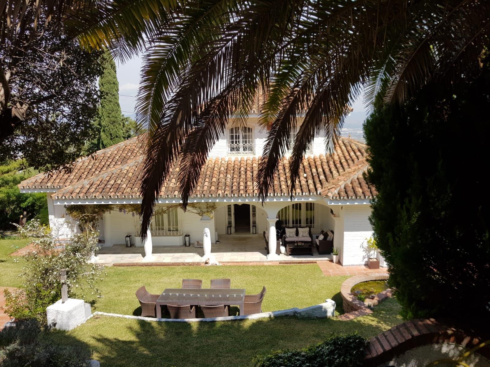 Charming villa in El Lagar Urbanization