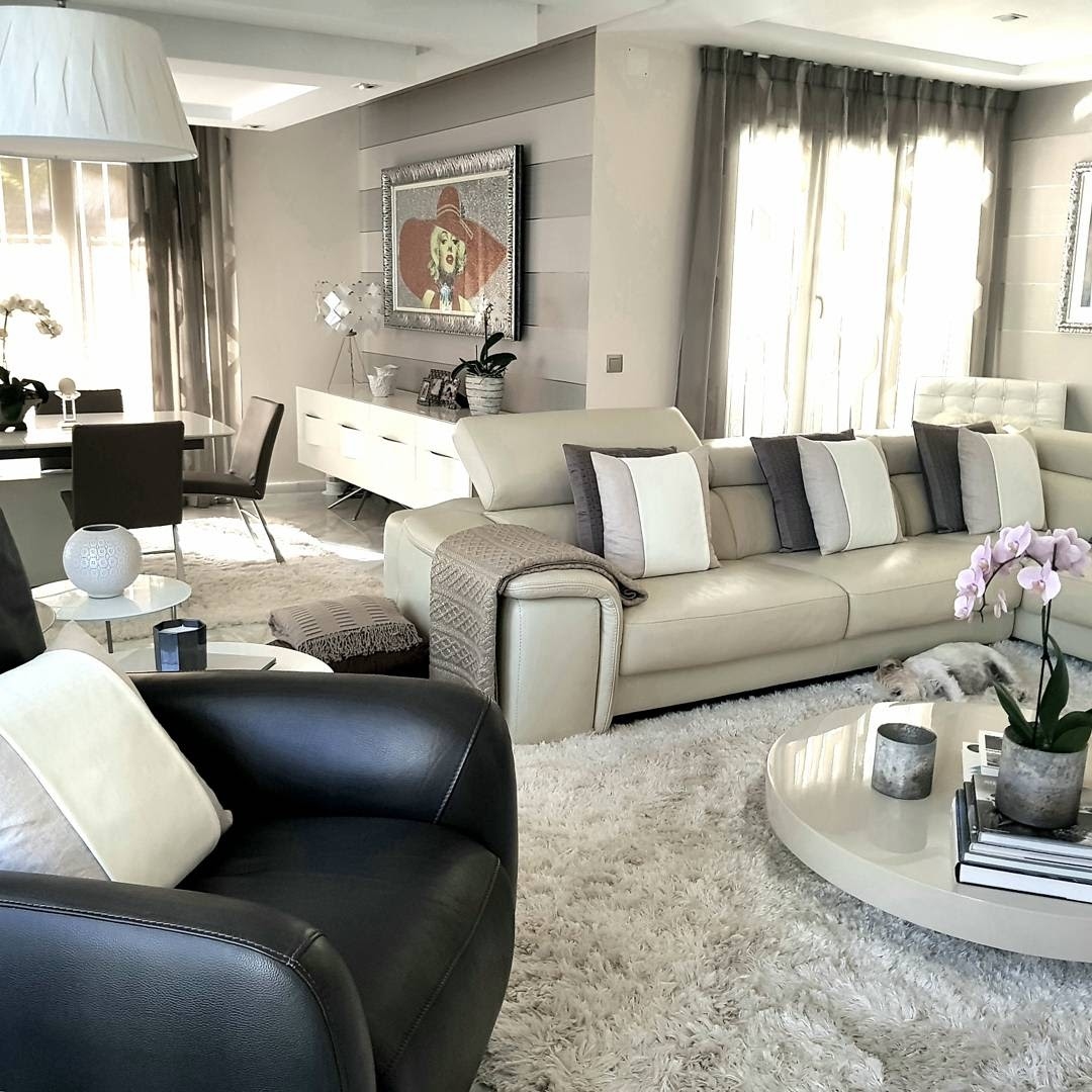 Charming villa in El Lagar Urbanization