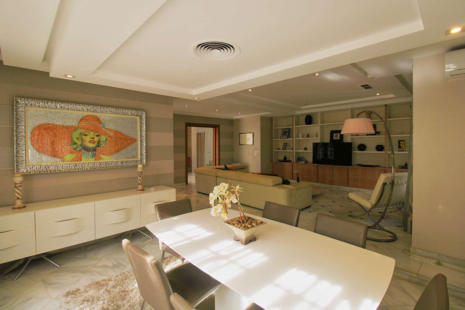 Villa til salg i Alhaurín de la Torre