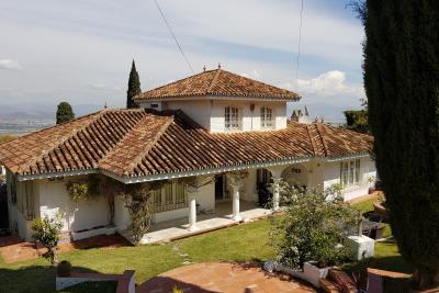 Charming villa in El Lagar Urbanization