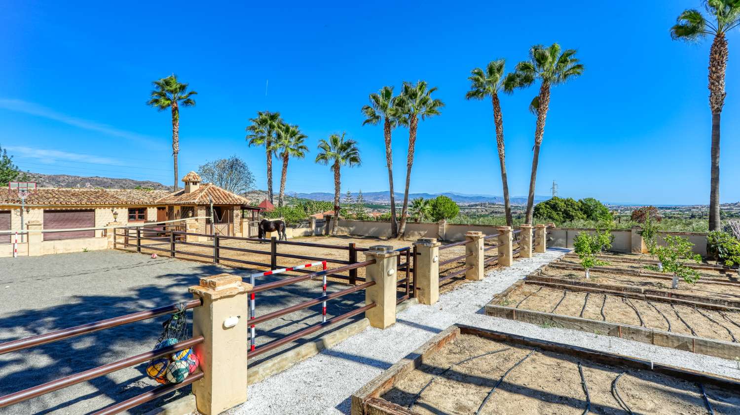 Country Property en venda in Alhaurín de la Torre