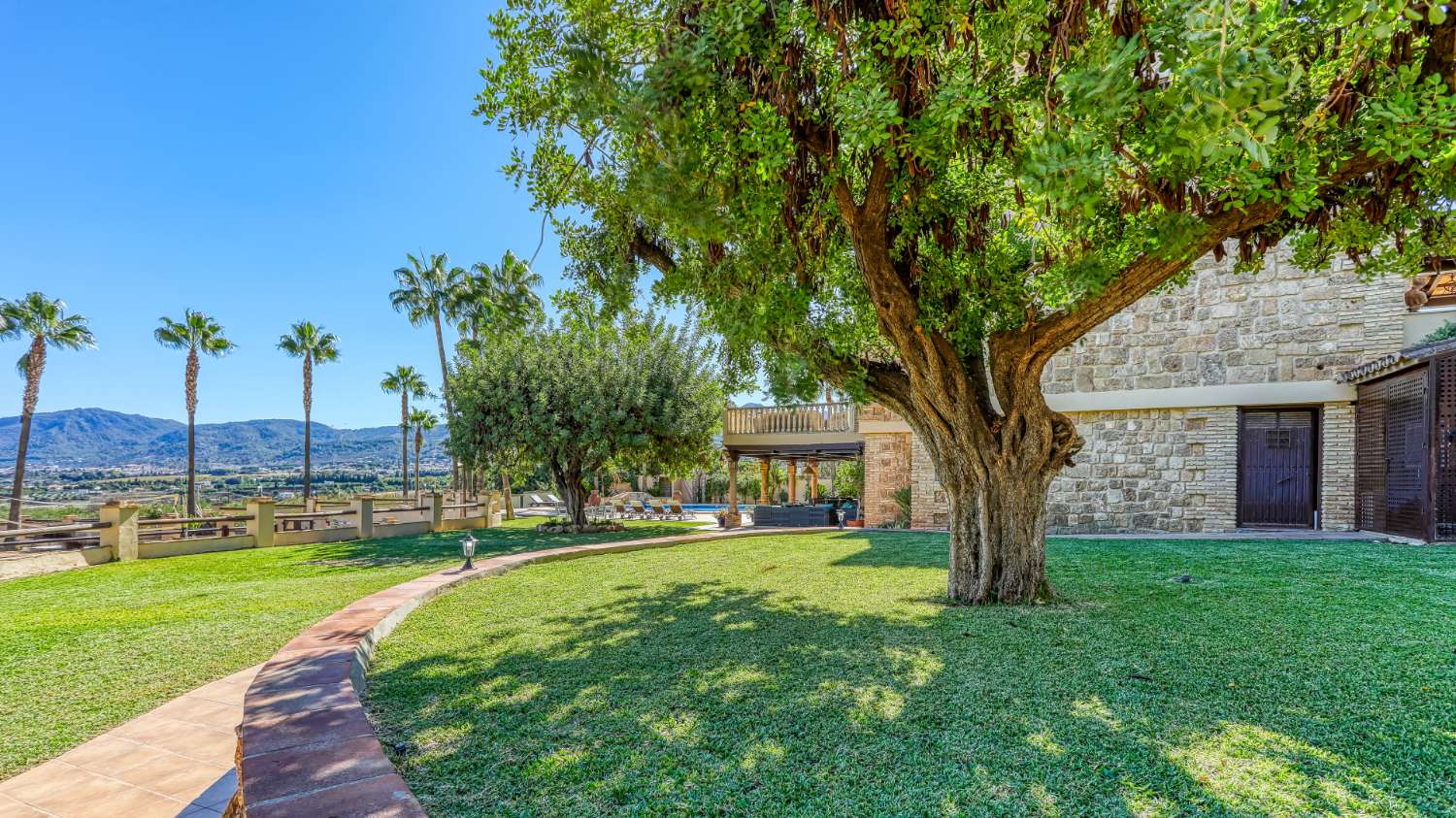 Country Property en venda in Alhaurín de la Torre