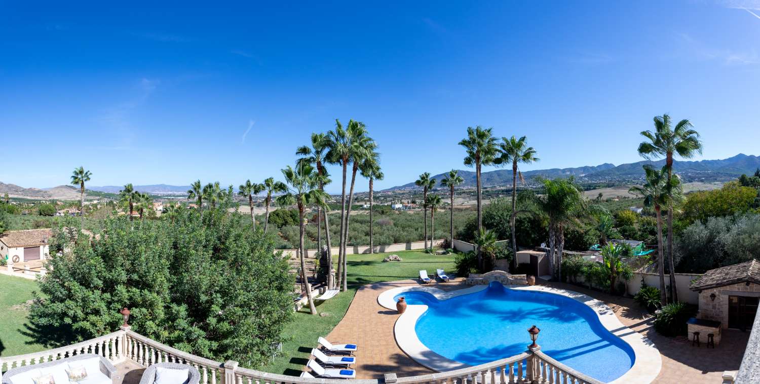 Country Property en venda in Alhaurín de la Torre