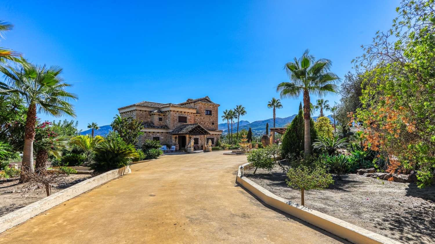 Country Property en venda in Alhaurín de la Torre