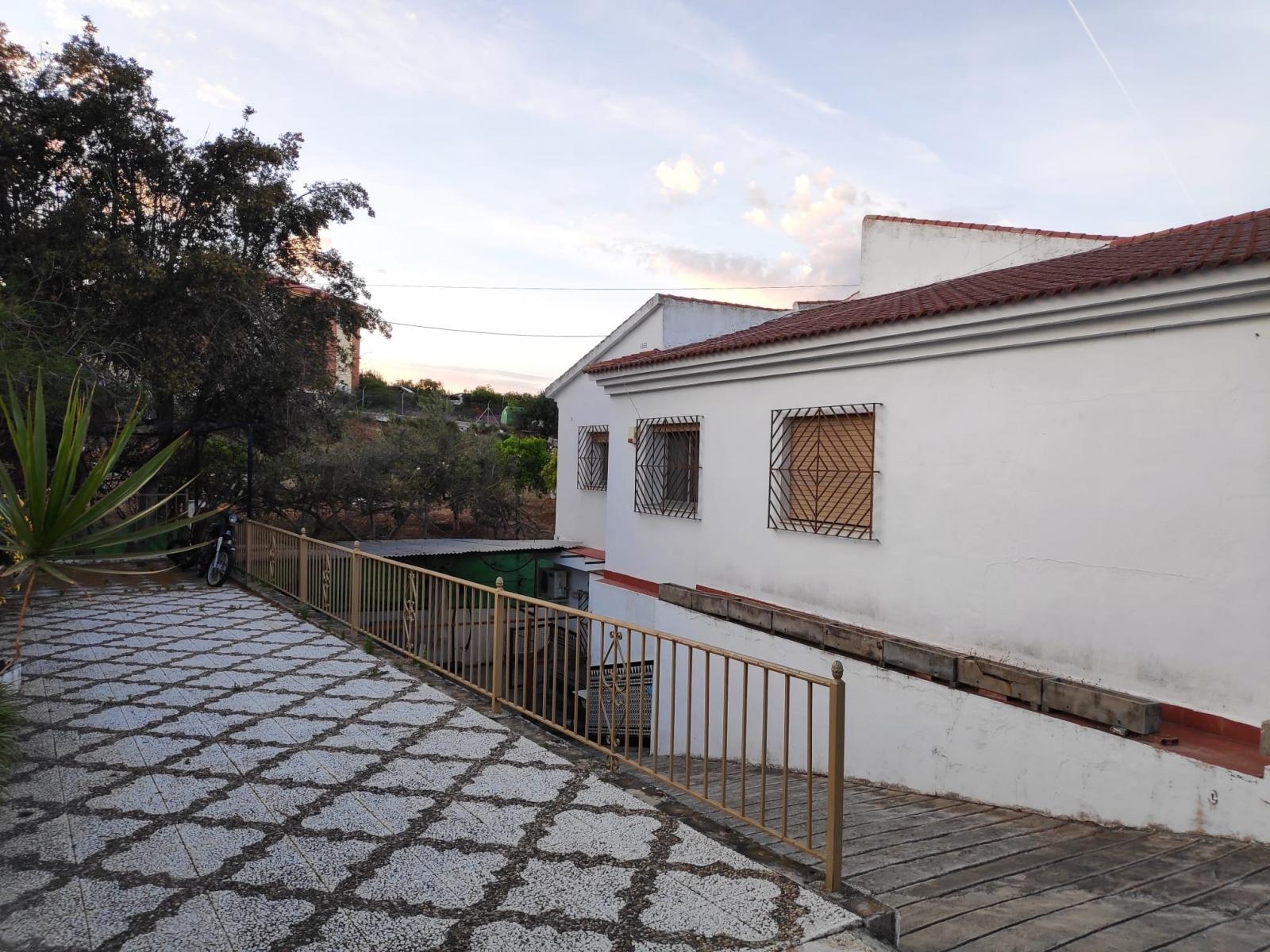 Independent villa located in the Romeral