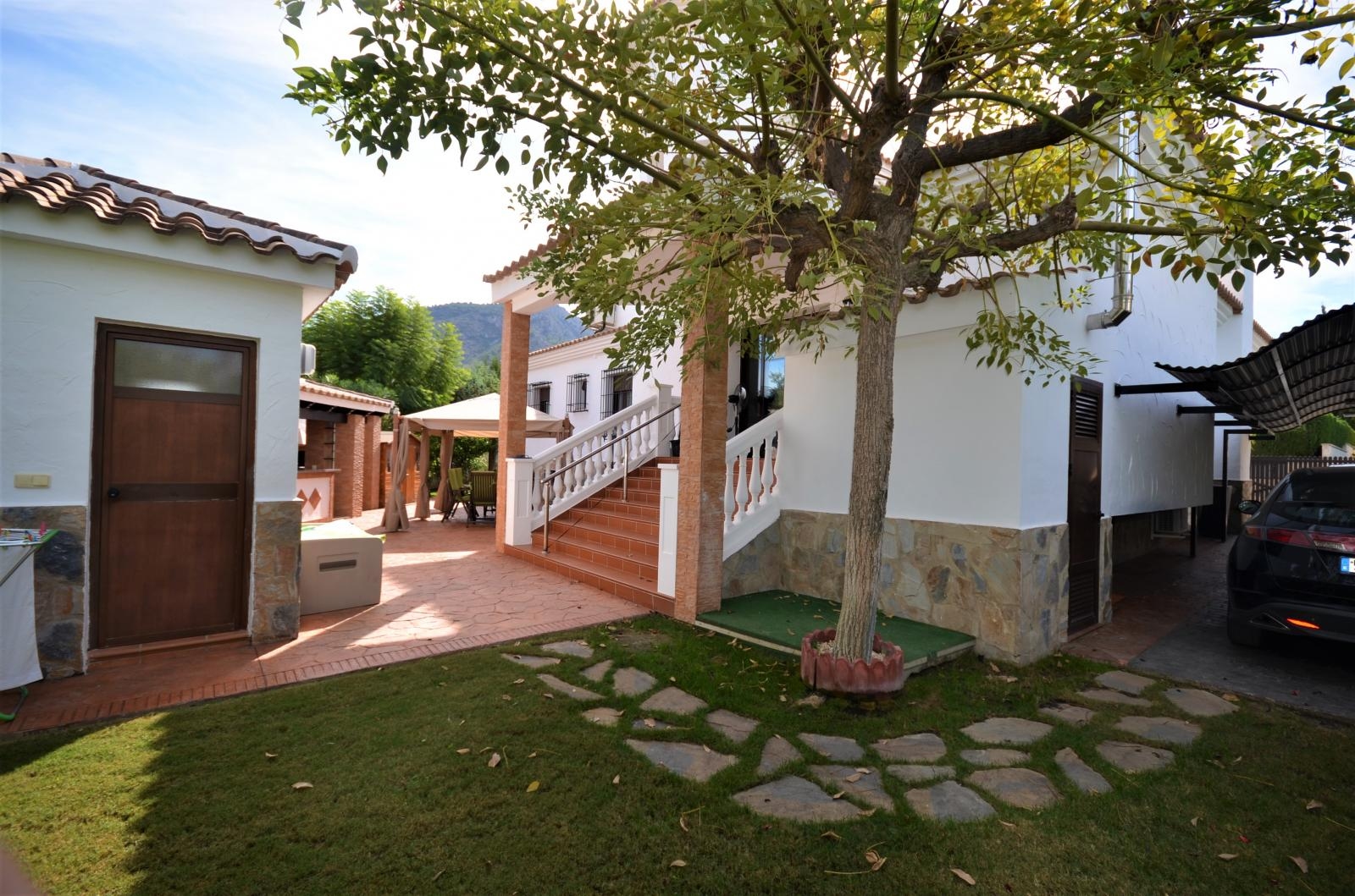 Villa independiente ubicada en Los Manantiales.